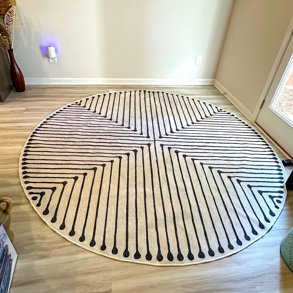 🔥PRICE DROP🔥 Large Round Ruggable Washable Rug 8’ - Picture 3 of 6